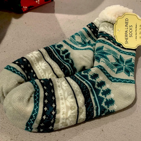 **Nee With Tags***Cozy Winter Bundle!! Sweatshirt and socks! - Picture 2 of 2
